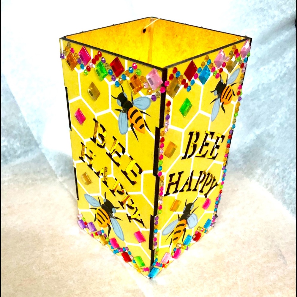 LANTERN BEE HAPPY wooden LED ARTS & CRAFTS handcrafted embellished/bedazzled NWT